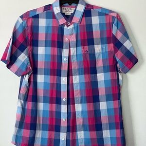 Men’s Penguin button down short sleeve shirt 👕